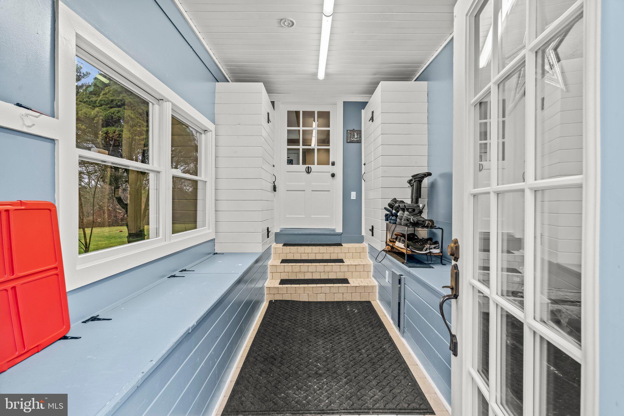 655 Creek Road Warminster, PA 18974 - Photo 4 of 76 Mud room entrance