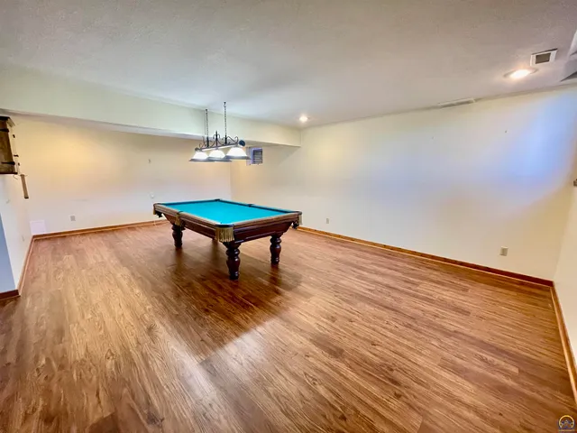 $279,900 | 1556 Southwest Cheyenne Hills Road, Topeka, KS 66604