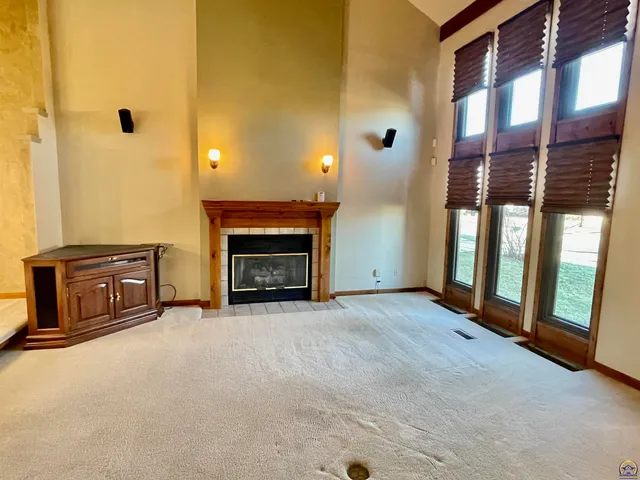 $279,900 | 1556 Southwest Cheyenne Hills Road, Topeka, KS 66604