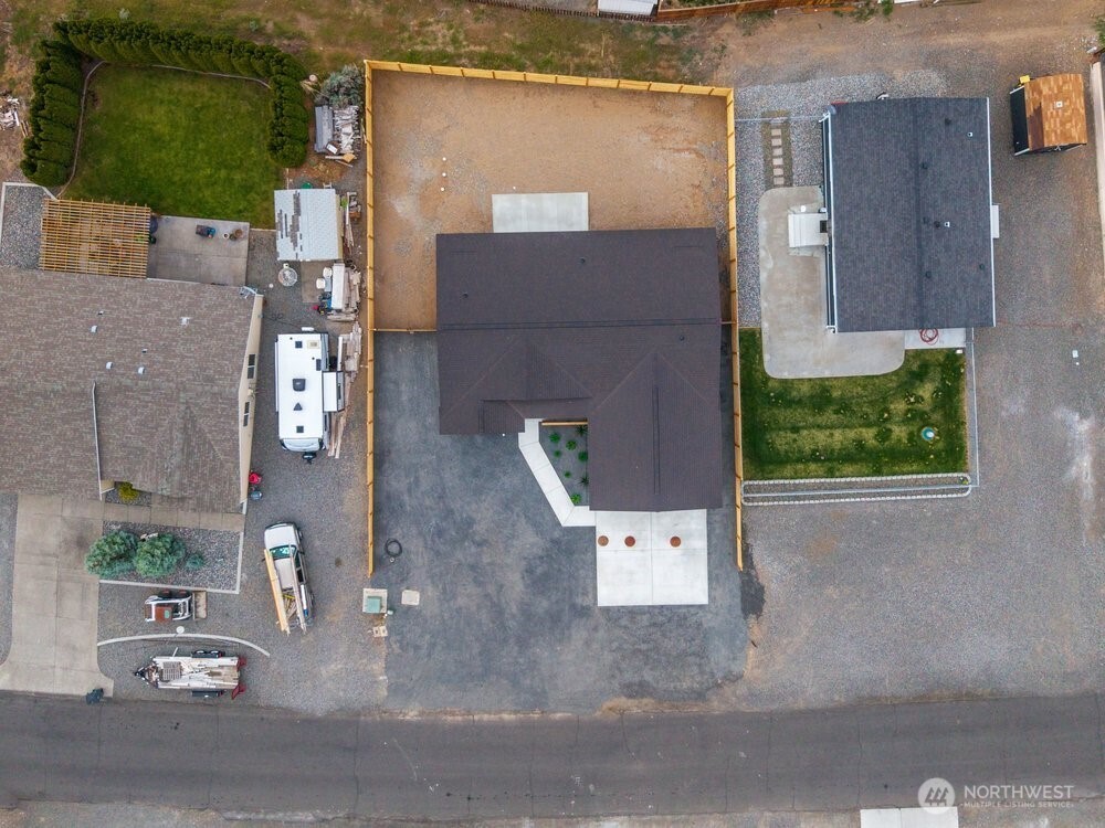 334 Spring Circle Mattawa, WA 99349 - Photo 29 of 40 an aerial view of a house with garden space and street view