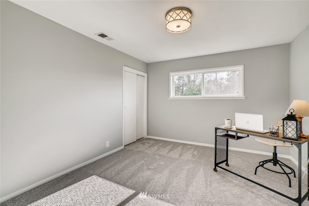 2824 Benson Road South Renton, WA 98055 - Photo 15 of 25