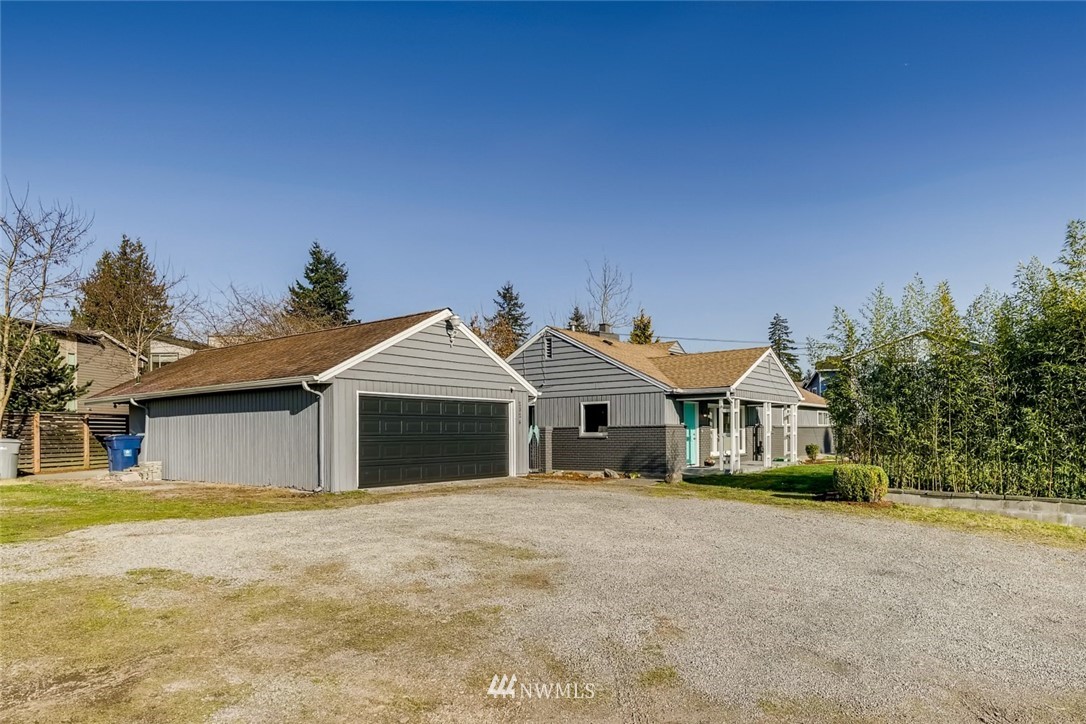 2824 Benson Road South Renton, WA 98055 - Photo 3 of 25