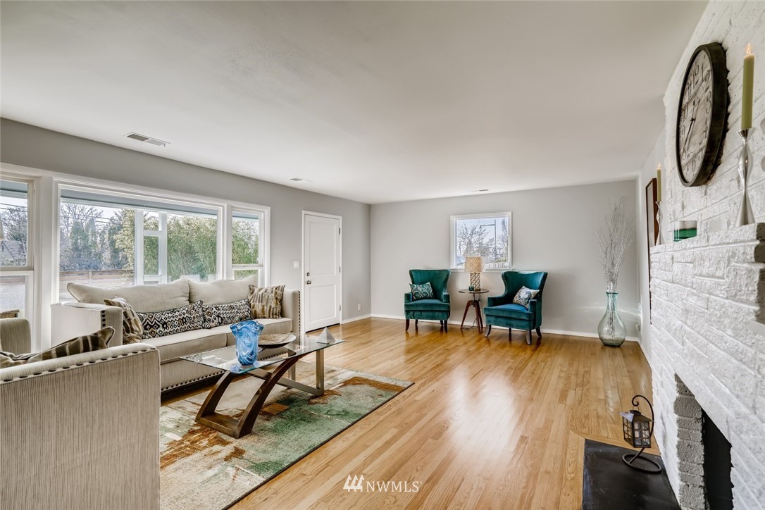 2824 Benson Road South Renton, WA 98055 - Photo 5 of 25