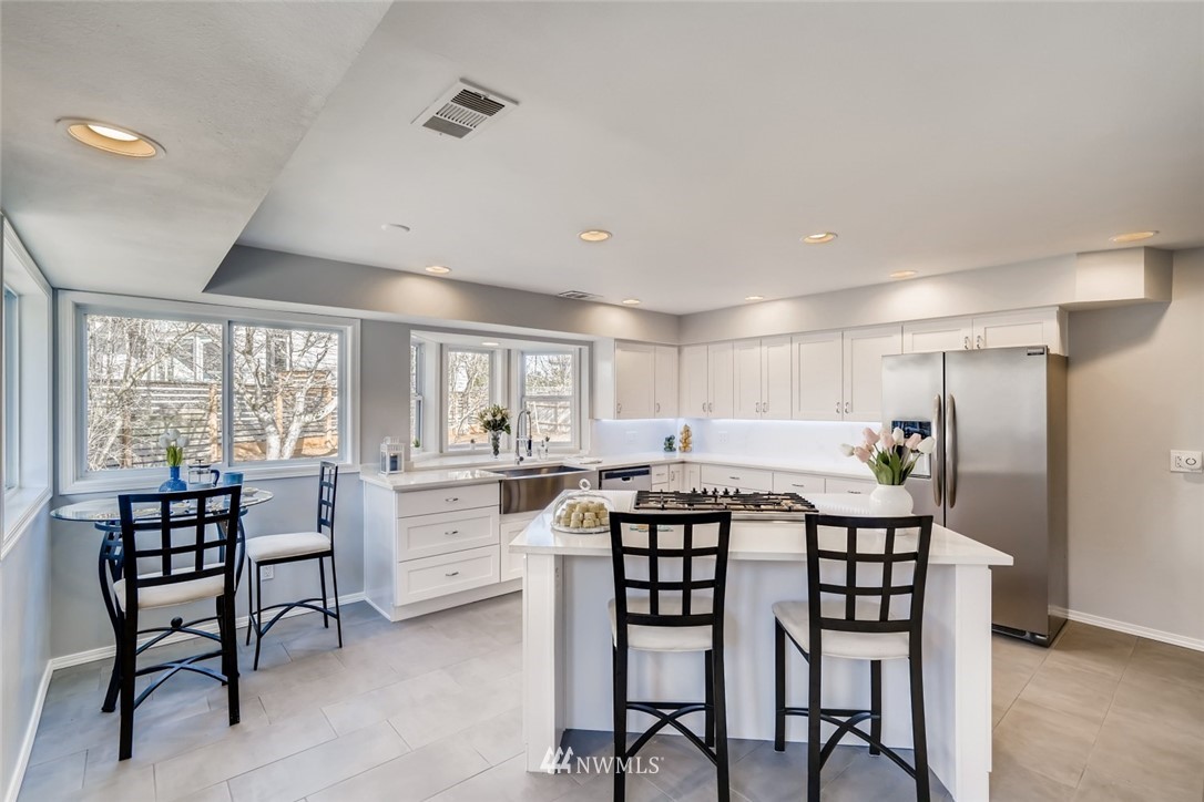2824 Benson Road South Renton, WA 98055 - Photo 8 of 25