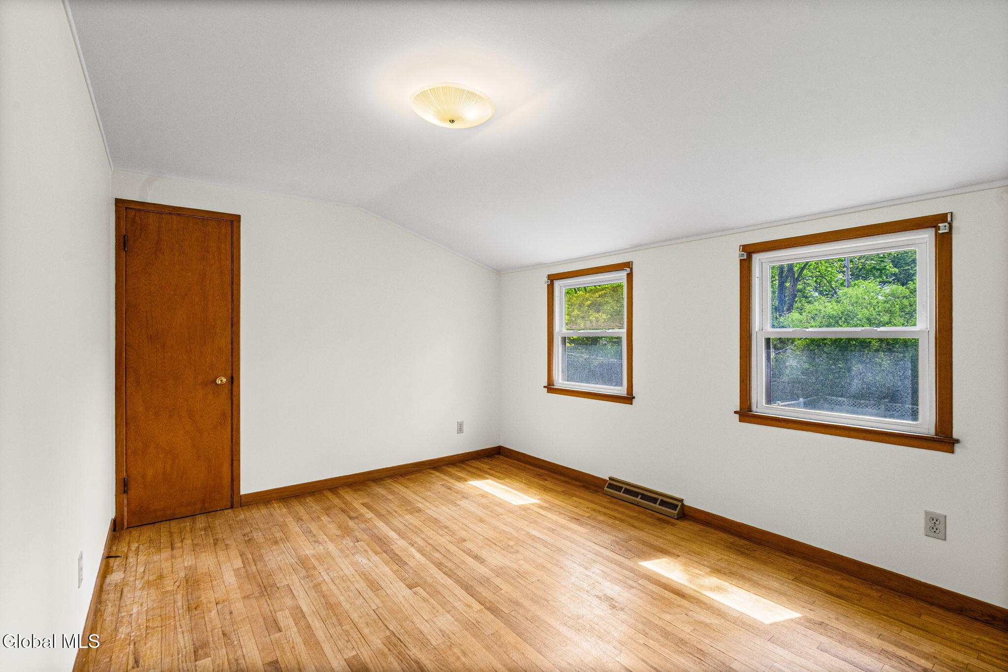 1246 Sumner Avenue Schenectady, NY 12309 - Photo 18 of 37 8-web-or-mls-1246-sumner-ave