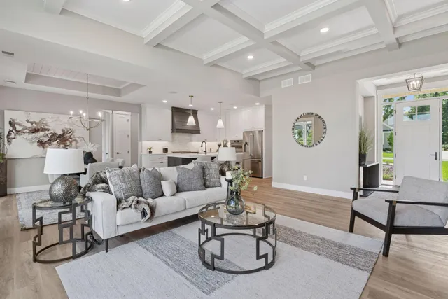 $889,500 | 11301 Latrobe Ln Lake North, Lake Elmo, MN 55042