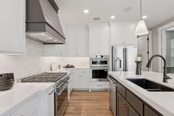 $869,900 | 11301 Latrobe Ln Lake North, Lake Elmo, MN 55042