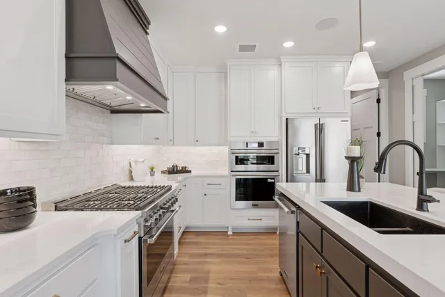 $889,500 | 11301 Latrobe Ln Lake North, Lake Elmo, MN 55042