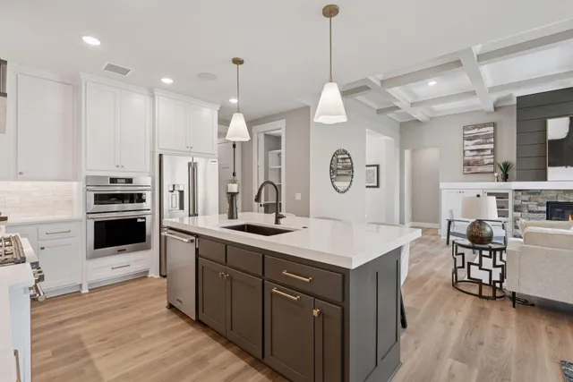 $889,500 | 11301 Latrobe Ln Lake North, Lake Elmo, MN 55042