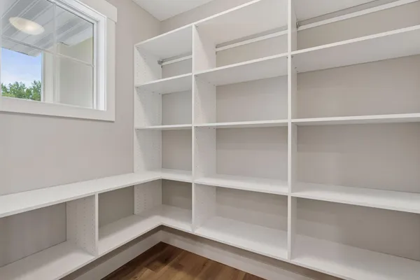 $869,900 | 11301 Latrobe Ln Lake North, Lake Elmo, MN 55042