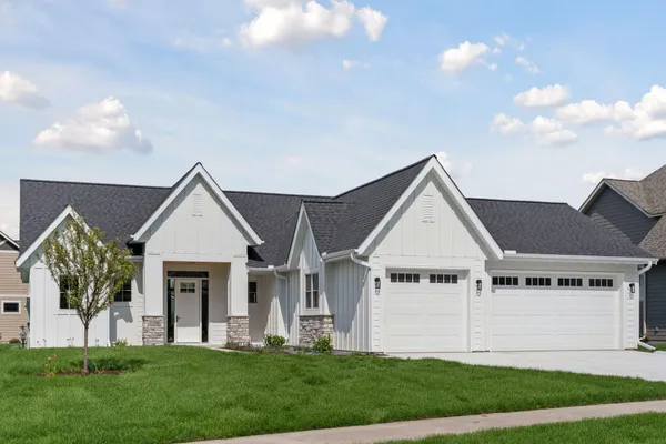 $869,900 | 11301 Latrobe Ln Lake North, Lake Elmo, MN 55042