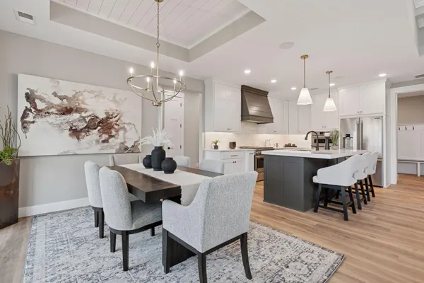 $869,900 | 11301 Latrobe Ln Lake North, Lake Elmo, MN 55042