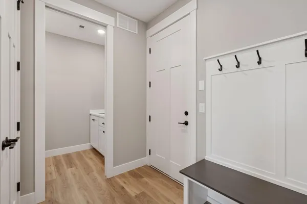 $869,900 | 11301 Latrobe Ln Lake North, Lake Elmo, MN 55042