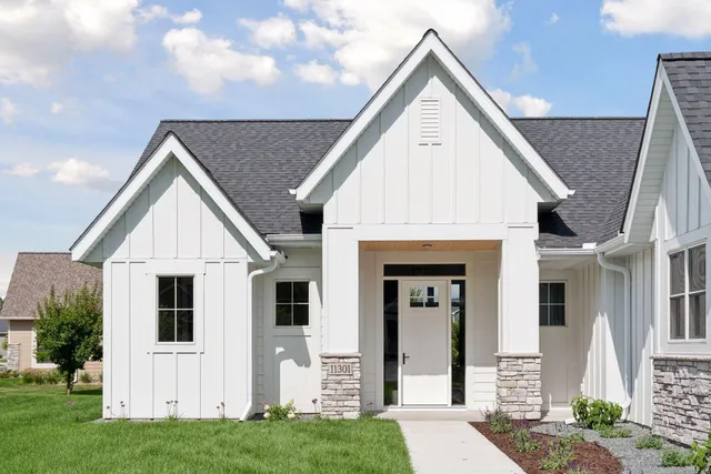 $889,500 | 11301 Latrobe Ln Lake North, Lake Elmo, MN 55042