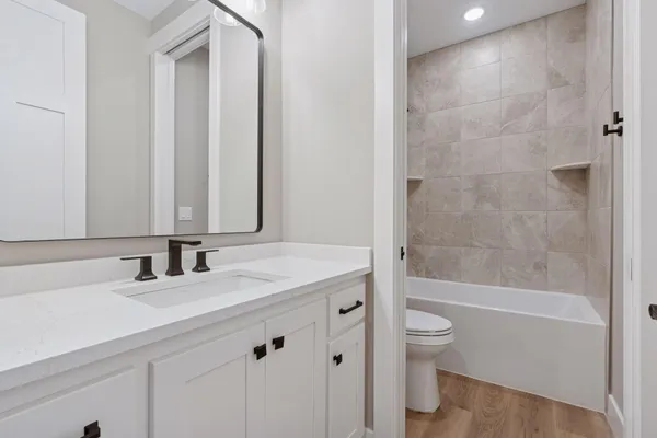 $869,900 | 11301 Latrobe Ln Lake North, Lake Elmo, MN 55042