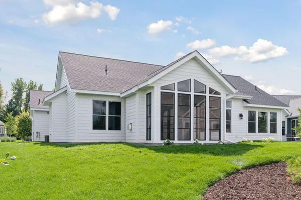 $869,900 | 11301 Latrobe Ln Lake North, Lake Elmo, MN 55042