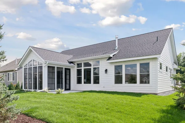 $869,900 | 11301 Latrobe Ln Lake North, Lake Elmo, MN 55042