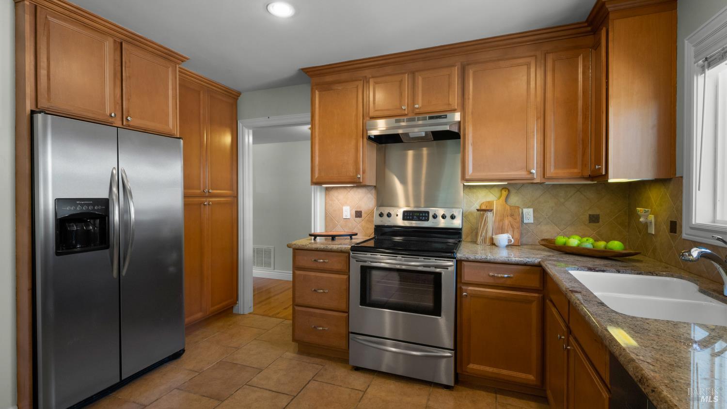 10 Corte Roble Novato, CA 94949 - Photo 11 of 34