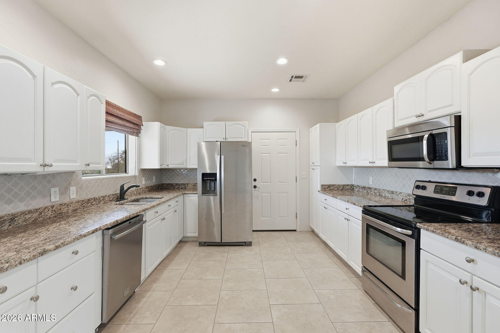 1651 South Prospectors Road Apache Junction, AZ 85119 - Photo 10 of 66 Kitchen