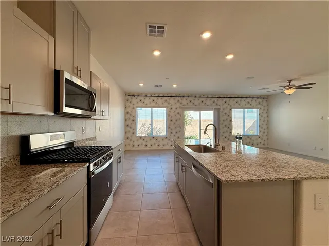 $2,195 | 380 Canary Song Drive, Henderson, NV 89011