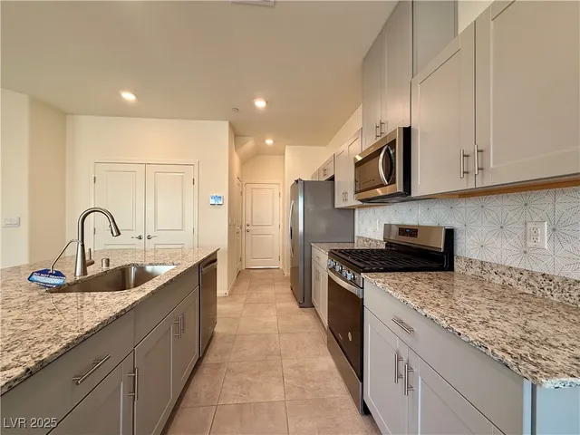 $2,195 | 380 Canary Song Drive, Henderson, NV 89011