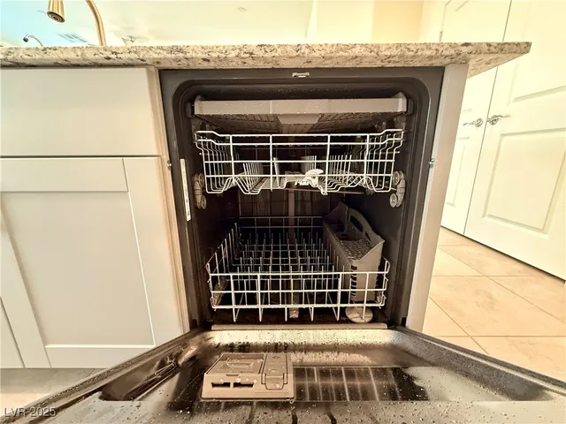 $2,195 | 380 Canary Song Drive, Henderson, NV 89011