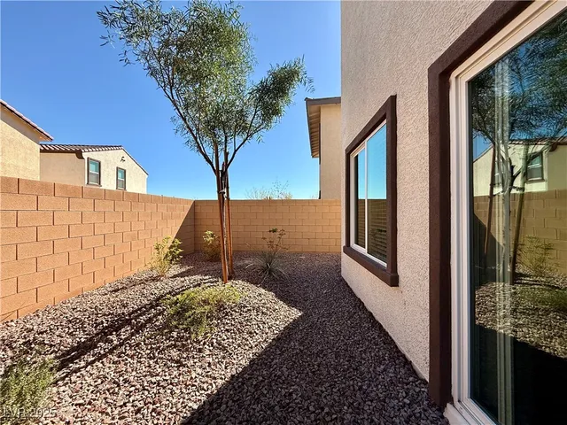 $2,195 | 380 Canary Song Drive, Henderson, NV 89011