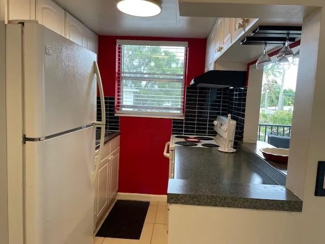 $1,500 | 111 Southeast 1st Street, Unit 7, Boynton Beach, FL 33435