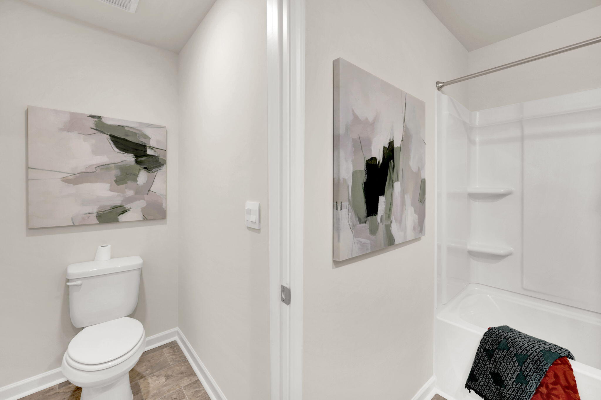 553 Fox Den Circle Dalton, GA 30721 - Photo 36 of 46 29 - Full Bathroom 03