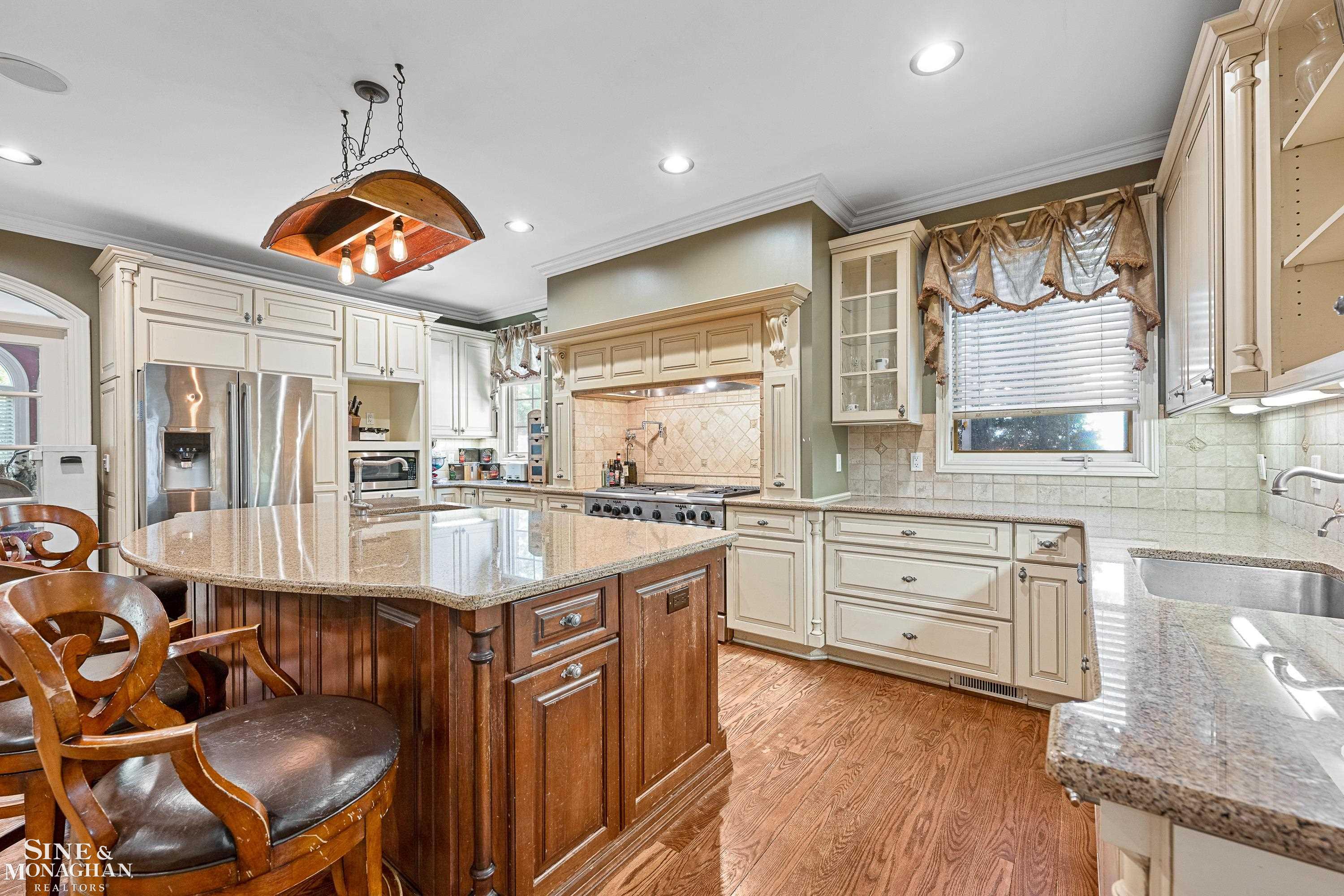 1036 Whittier Road Grosse Pointe, MI 48230 - Photo 9 of 48 50150714-74004FA5-35A3-407B-9128-DAA4CD7D7710.JPG