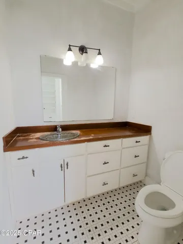 $699,999 | 7325 Suwanee Avenue, Southport, FL 32409