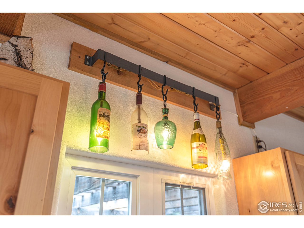 2725 Stove Prairie Road Bellvue, CO 80512 - Photo 20 of 40 Custom Lights