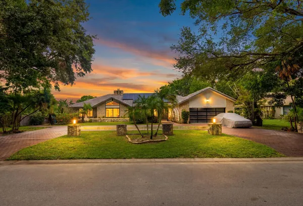 $1,250,000 | 251 Northwest 104th Avenue, Coral Springs, FL 33071