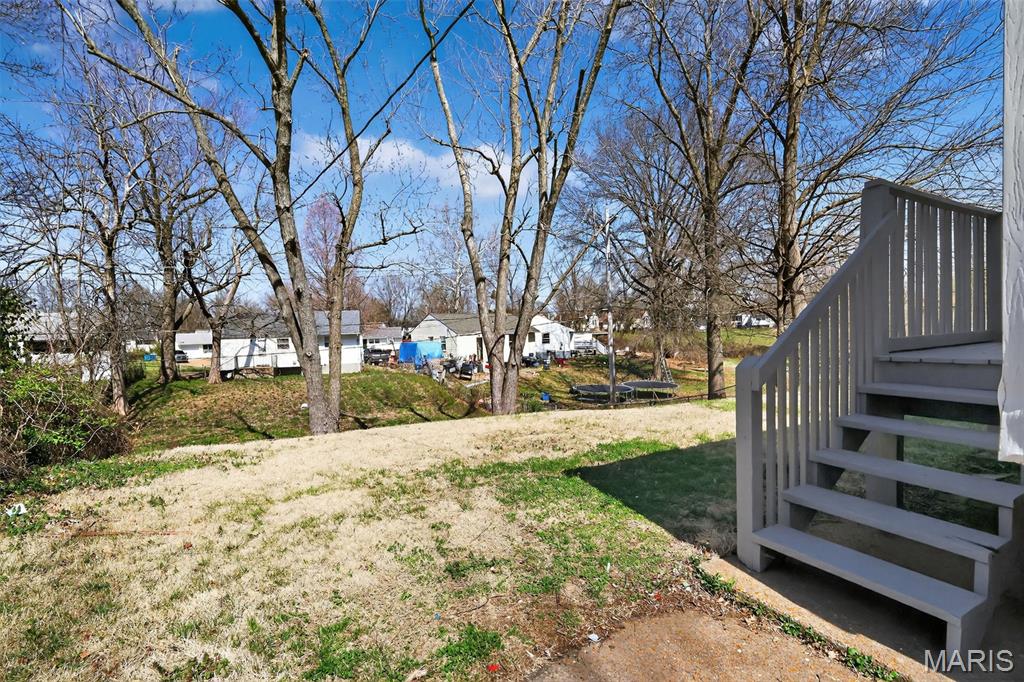 325 Lancashire Road St. Louis, MO 63137 - Photo 5 of 30 Gallery Image 5