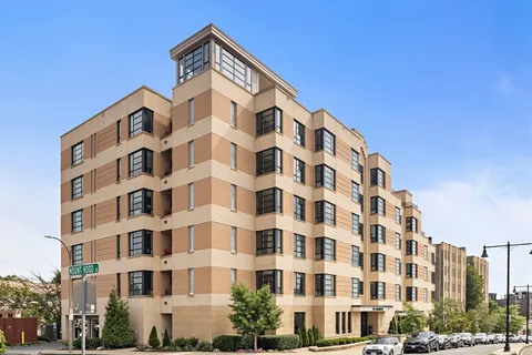 $839,800 | 1650 Commonwealth Avenue, Unit 204, Boston, MA 02135