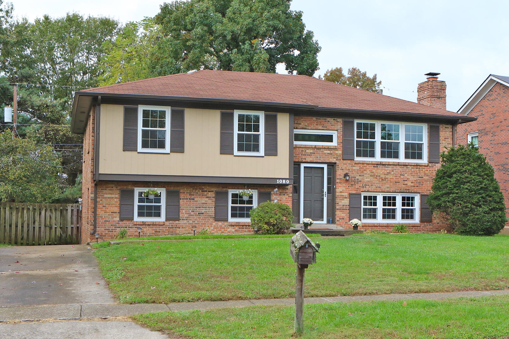 1080 Spring Run Road Lexington, KY 40514 - Photo 2 of 38 2