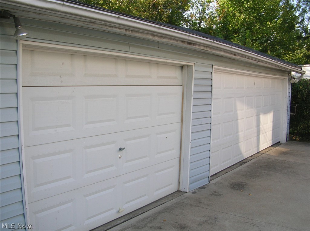 3702 Chelton Road Cleveland, OH 44120 - Photo 6 of 32 Angle 3 car garage