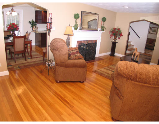 14 Lockeland Road Winchester, MA 01890 - Photo 3 of 15 Gallery Image 3