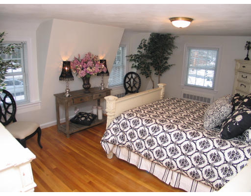 14 Lockeland Road Winchester, MA 01890 - Photo 10 of 15 Gallery Image 10