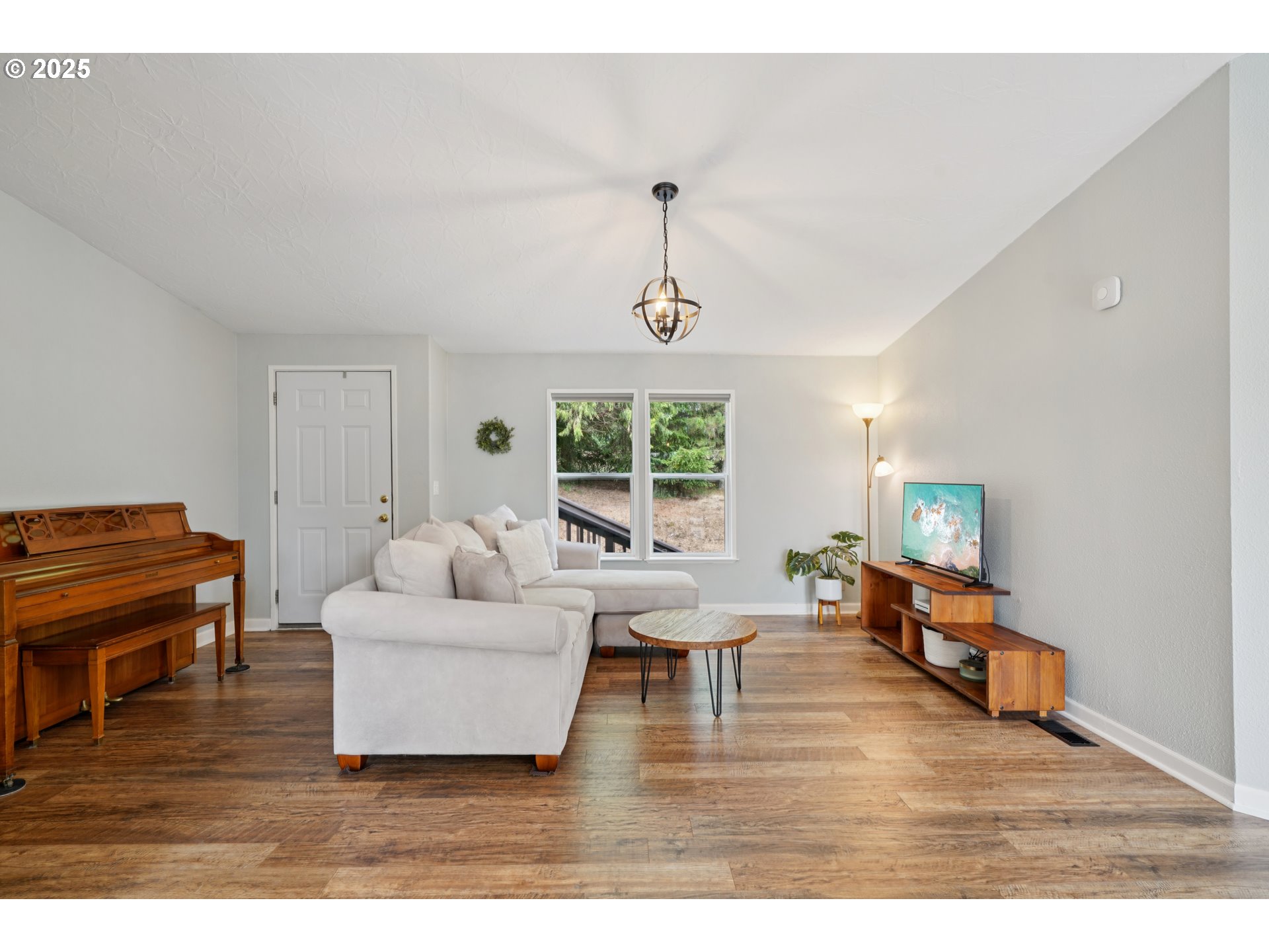 15601 South Thayer Road Oregon City, OR 97045 - Photo 3 of 33 Gallery Image 3