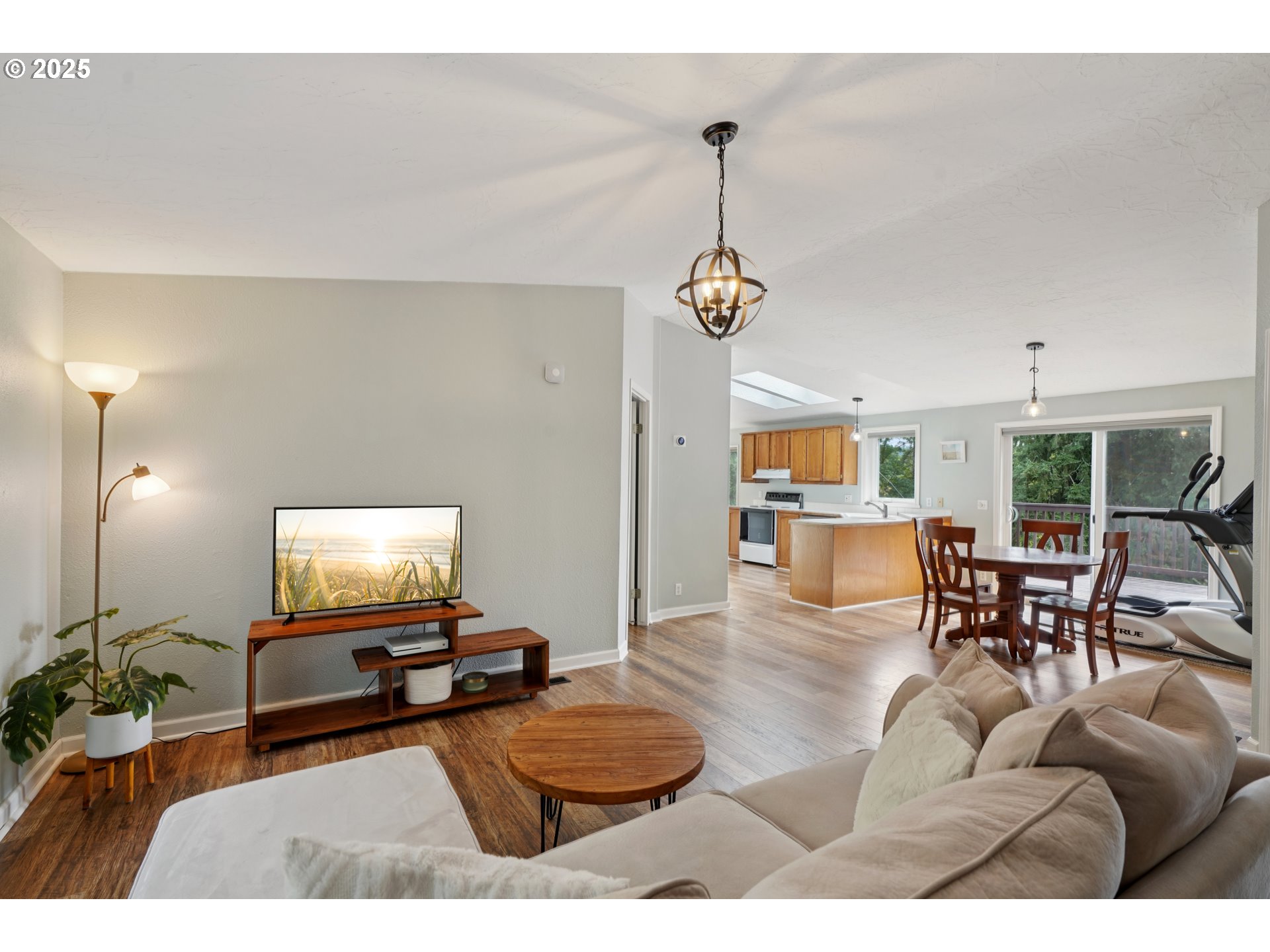 15601 South Thayer Road Oregon City, OR 97045 - Photo 5 of 33 Gallery Image 5