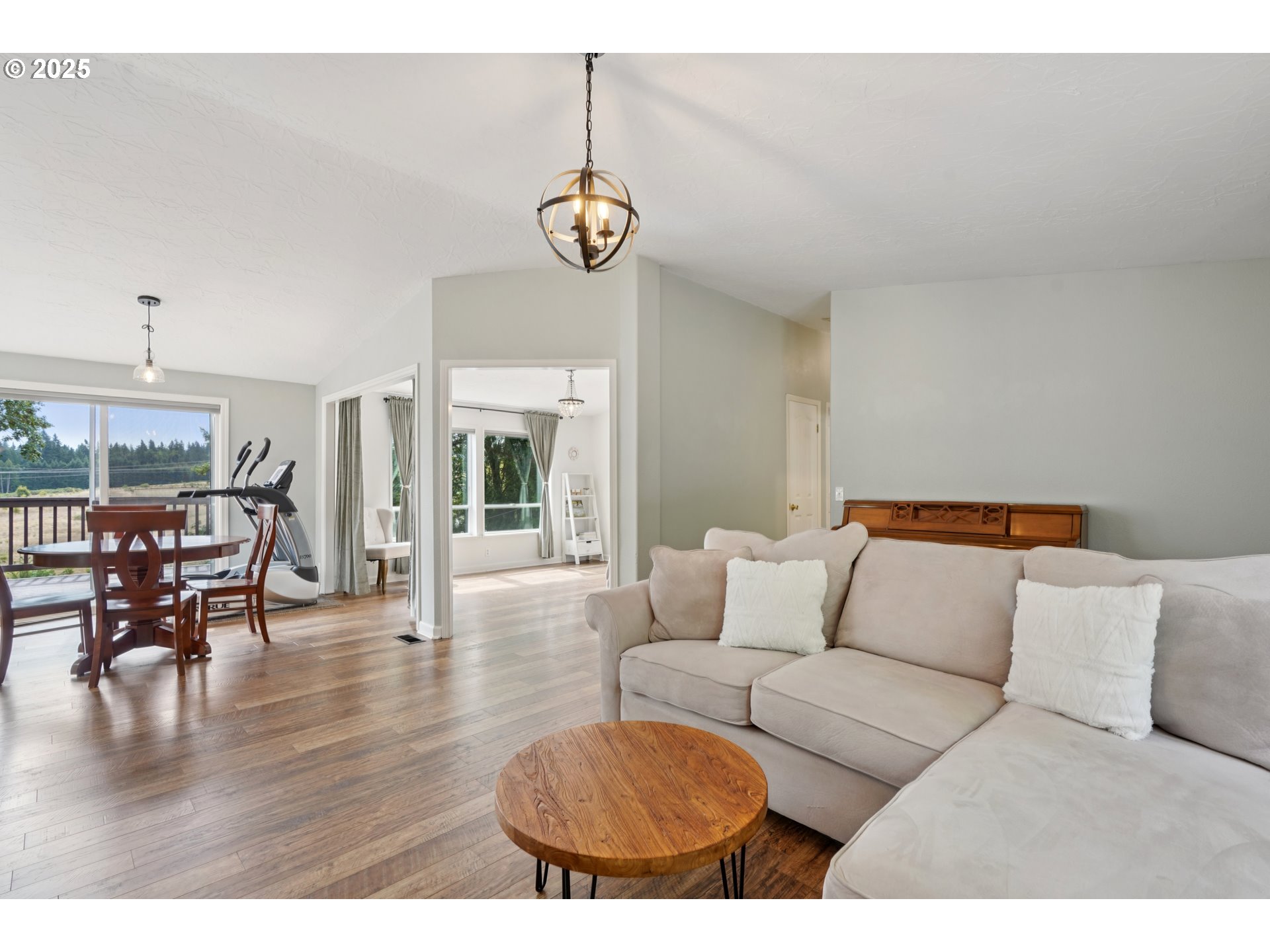 15601 South Thayer Road Oregon City, OR 97045 - Photo 6 of 33 Gallery Image 6