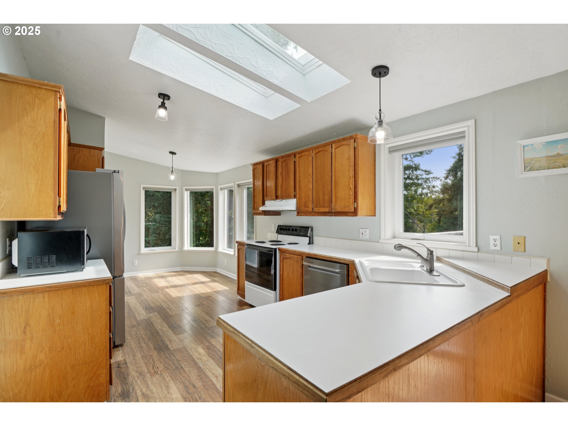 15601 South Thayer Road Oregon City, OR 97045 - Photo 9 of 33 Gallery Image 9