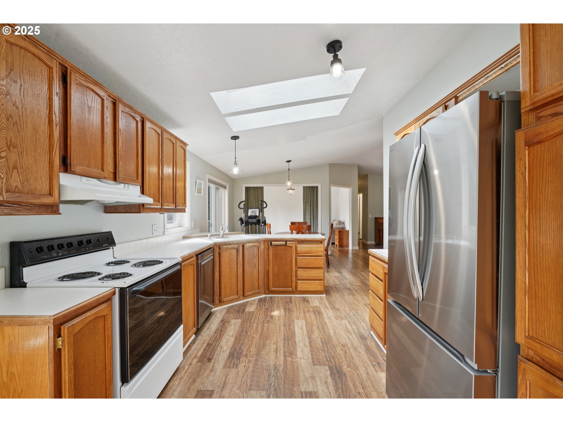 15601 South Thayer Road Oregon City, OR 97045 - Photo 10 of 33 Gallery Image 10