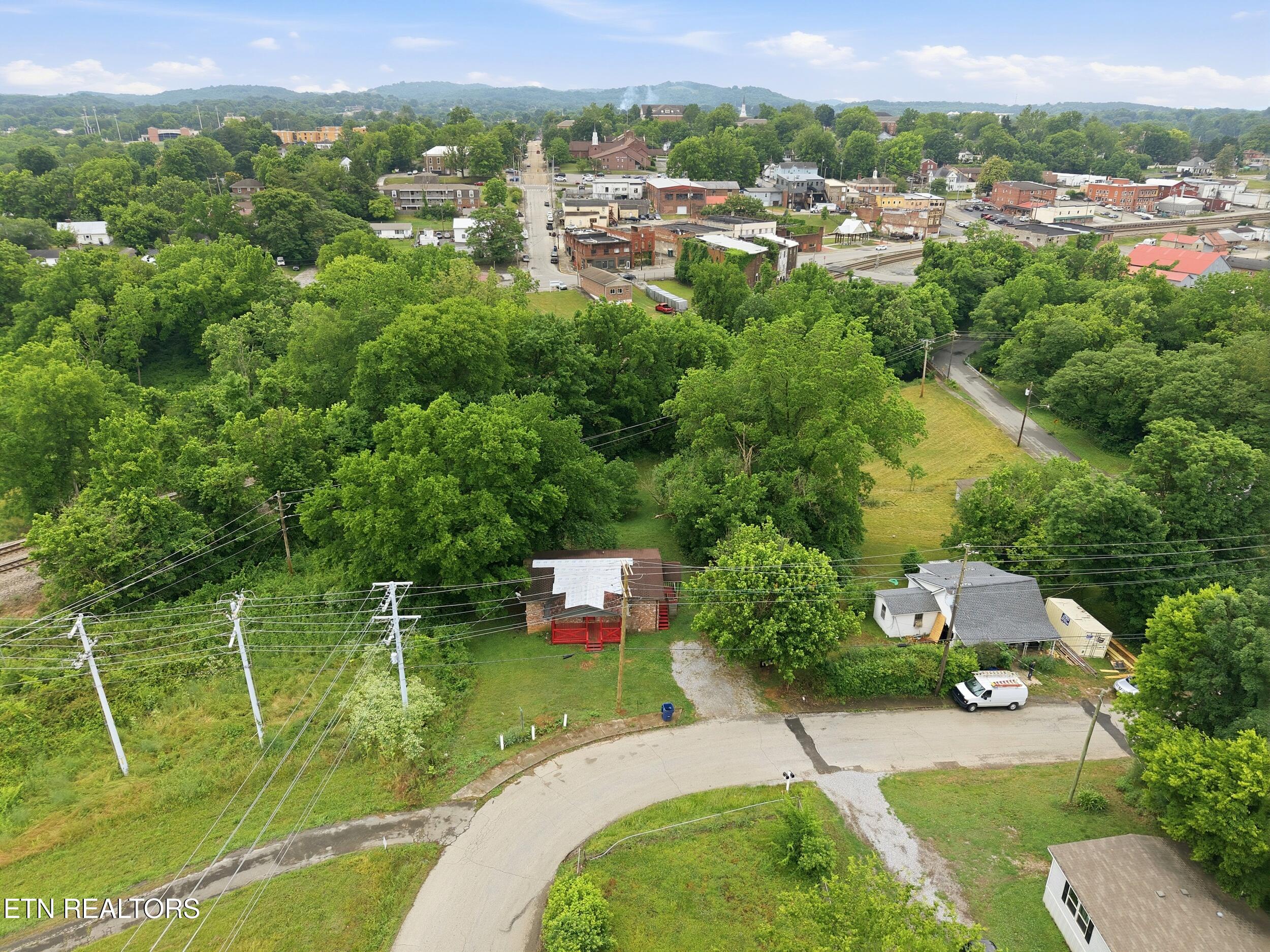 809 East Rhoten Street Jefferson City, TN 37760 - Photo 14 of 22 7_809_e_rhoten_st_0007