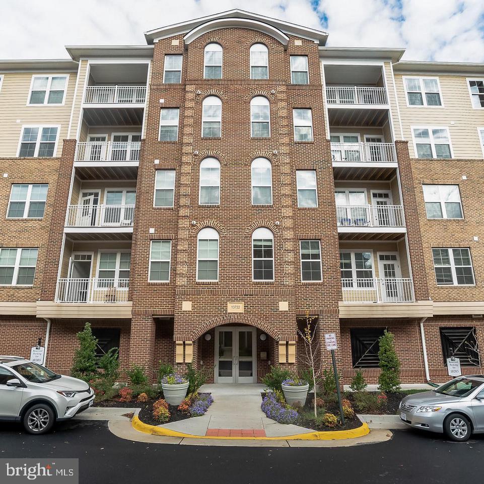 13722 Neil Armstrong Avenue, Unit 308, Herndon, VA 20171 Compass