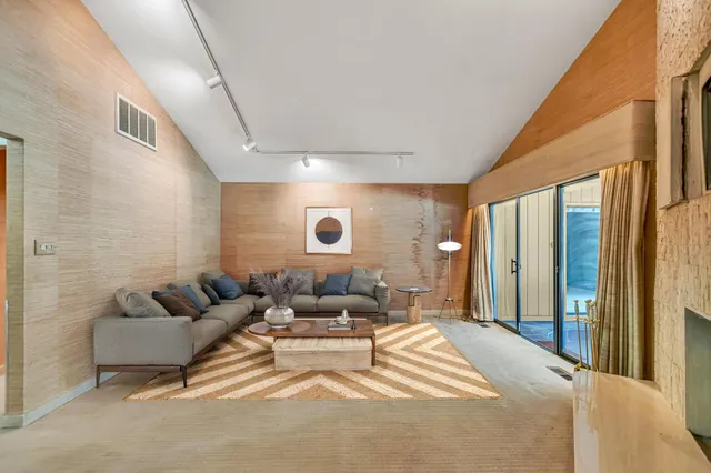 $1,000,000 | 7120 Hazel Avenue, Orangevale, CA 95662