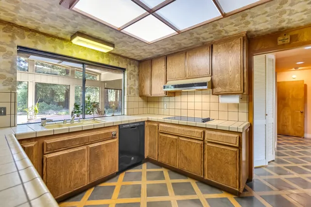 $1,000,000 | 7120 Hazel Avenue, Orangevale, CA 95662