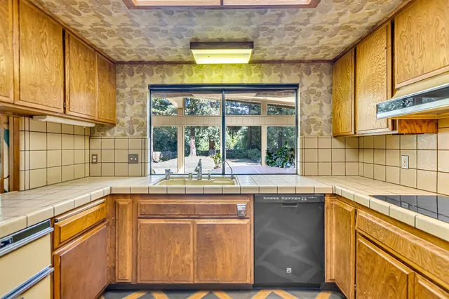 $1,000,000 | 7120 Hazel Avenue, Orangevale, CA 95662