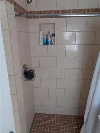 $1,999 | 210 East 32nd Street, Unit E, Austin, TX 78705